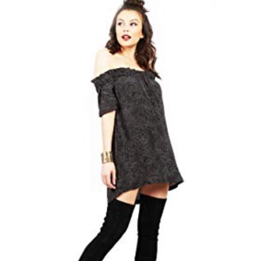 Knot Sistersβ La Brea Off Shoulder Dress